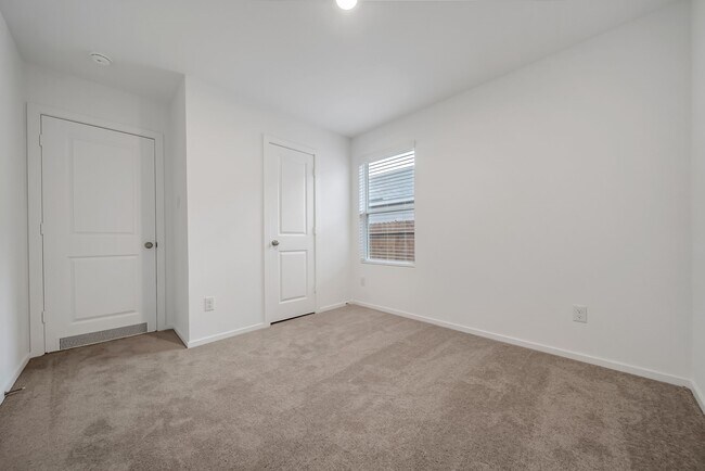 Building Photo - 25625 Rose Creek Dr