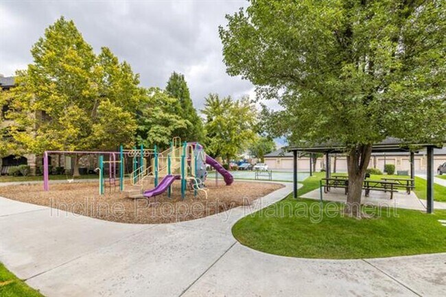 Building Photo - 661 S 2220 W