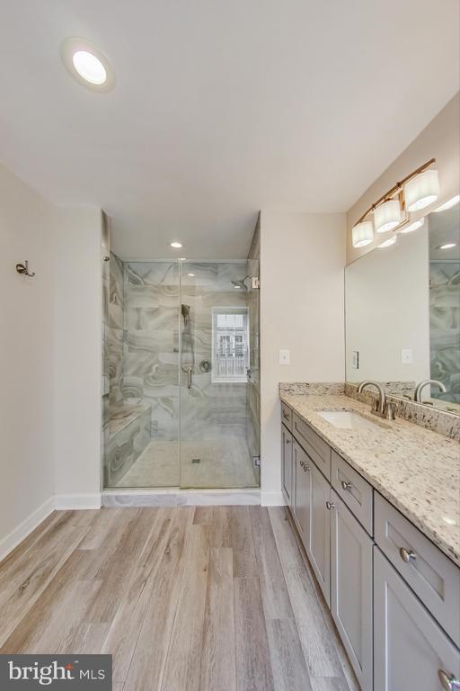 Building Photo - 12004 Montrose Village Terrace