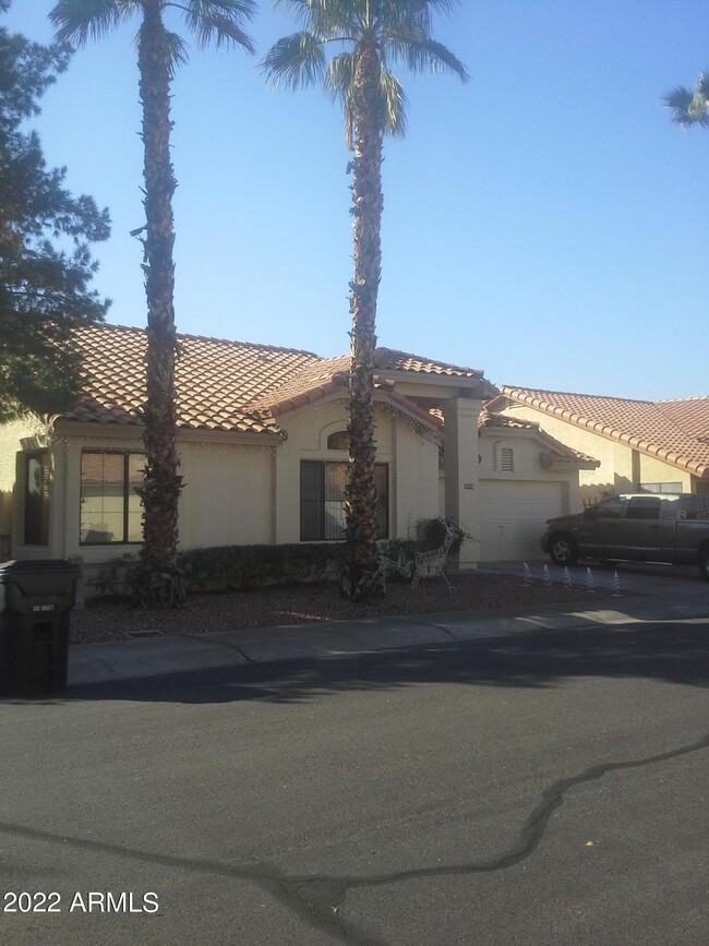 Primary Photo - 10725 W Laurelwood Ln