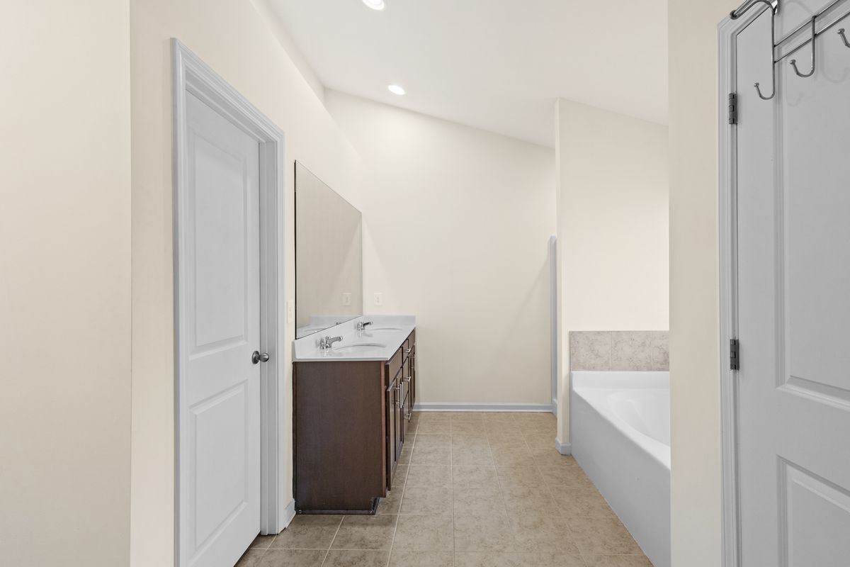 Building Photo - 4275 Almanor Cir