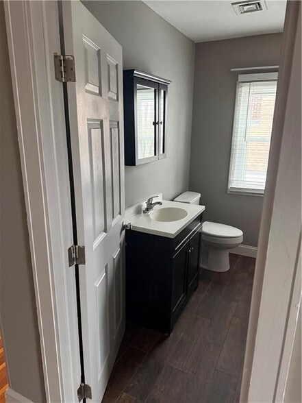 Building Photo - 57 Park Ave