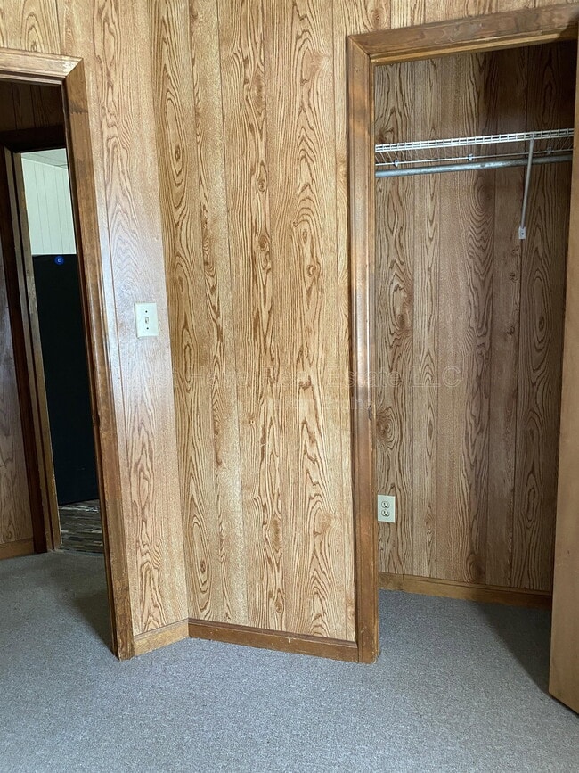 Building Photo - 1627 B Ave SE