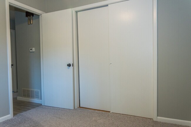 Building Photo - 3 Bed 1.5 Bath
