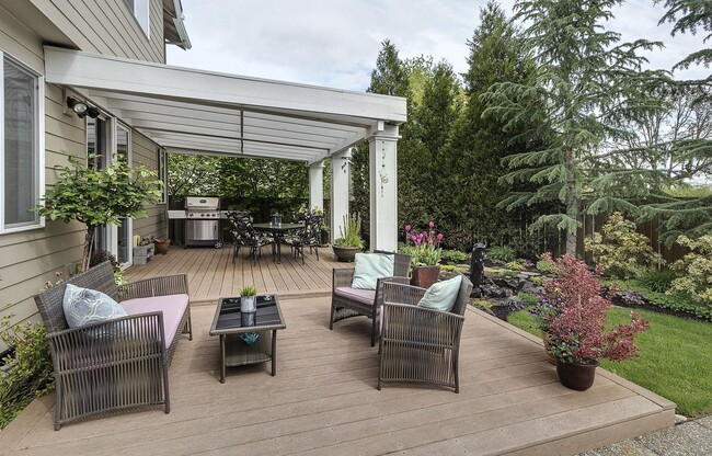 Building Photo - 16723 SW Rogue River Terrace