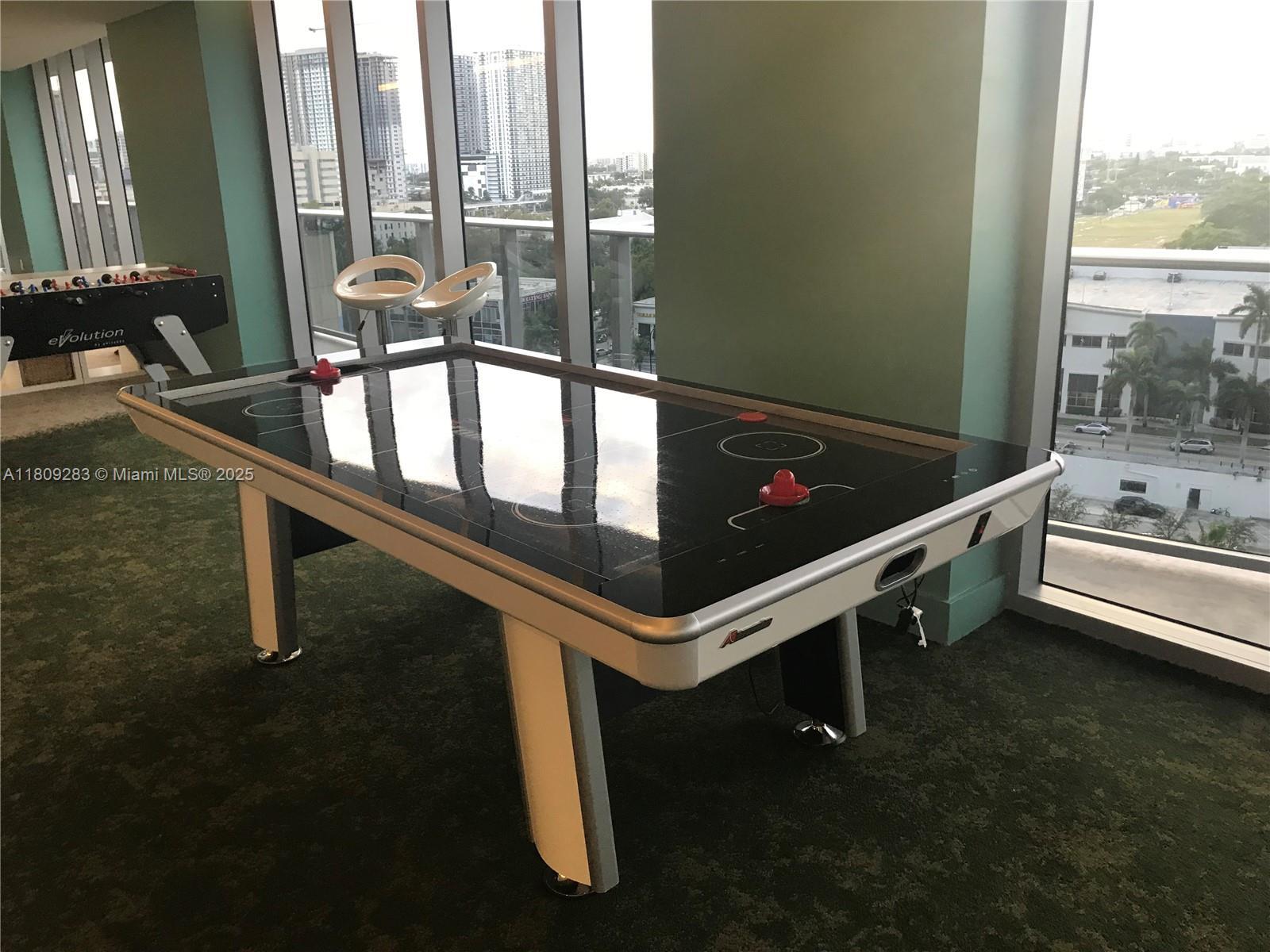 Building Photo - 488 NE 18th St