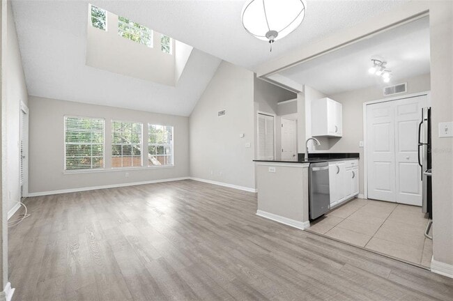 Building Photo - 3274 Haviland Ct