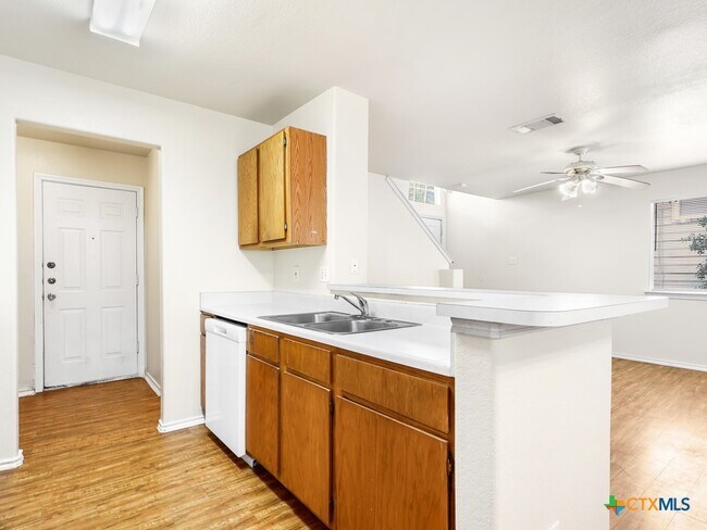 Building Photo - 825 Sagewood Trail