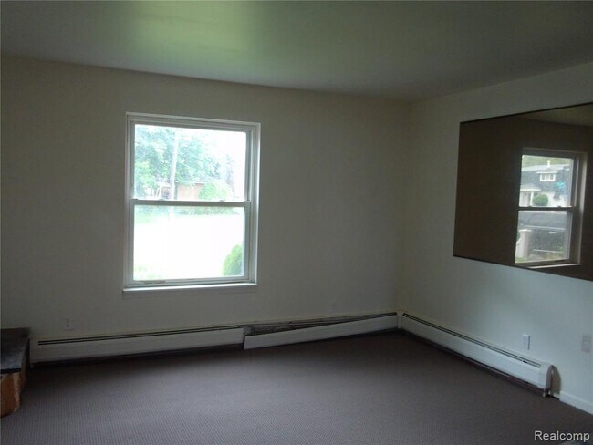 Building Photo - 38014 Mallast St