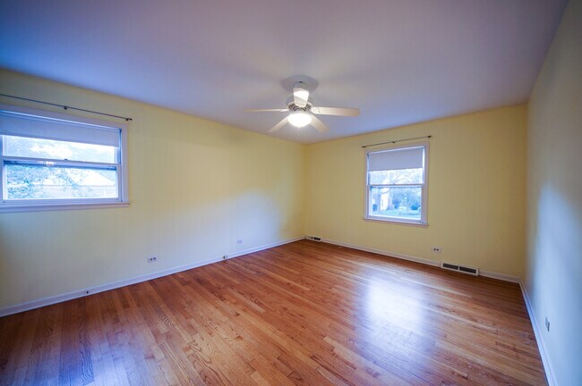 Building Photo - 3619 Bernay Dr