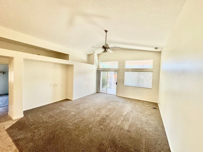 Building Photo - Make yourself at home in this delightful B...