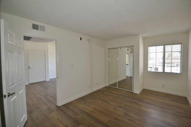 Building Photo - 11416 Albers St