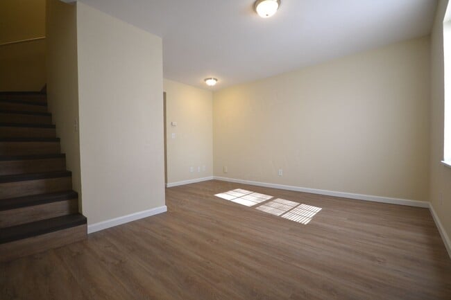 Building Photo - Northwood Hills 8 plex
