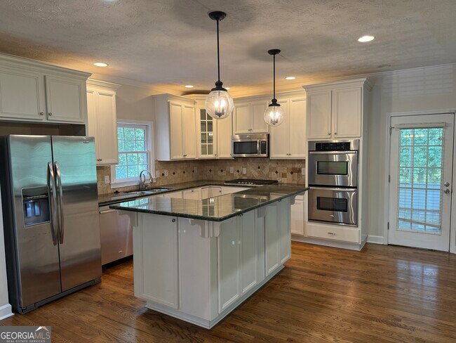 Building Photo - 455 Waterway Dr SW