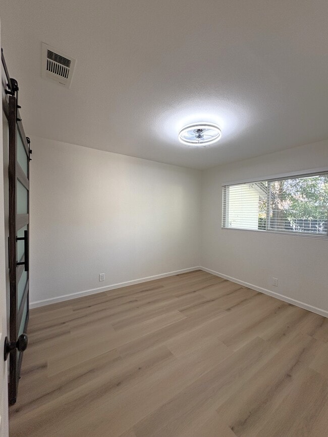 Building Photo - 5507 Arizona Dr