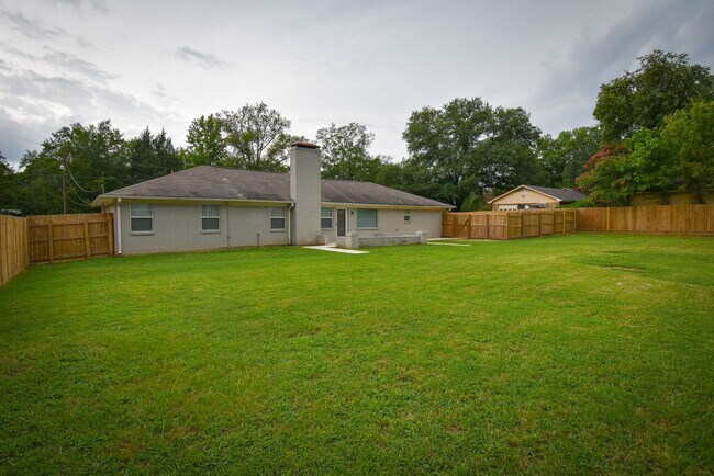 Building Photo - Lease Takeover Opportunity Available! 3 Be...