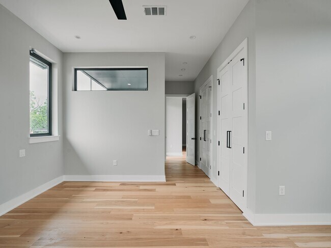 Building Photo - 412 Kemp St