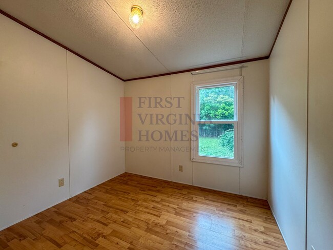 Building Photo - 3Bed/2Bath Single Wide Home