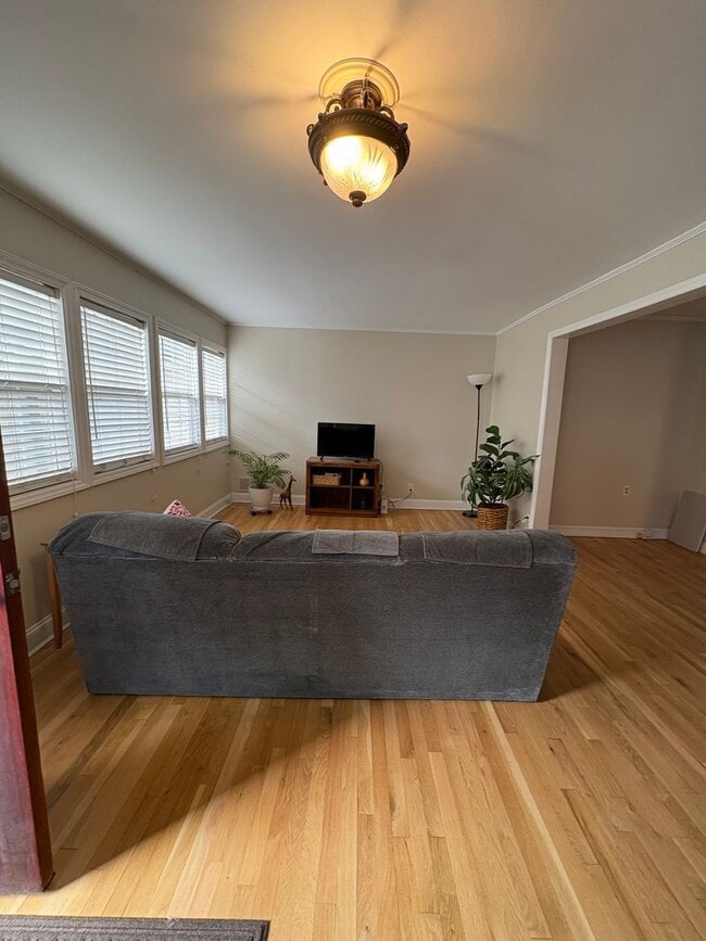 Building Photo - 3 Bedroom 2.5 Bath Townhome in Downtown Greenville and Near the Hampton Pinckney Historic District