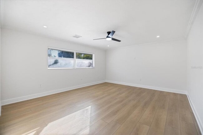 Building Photo - 328 Monet Dr