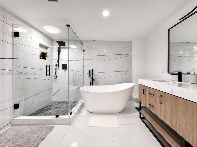 Building Photo - 3640 Yacht Club Dr