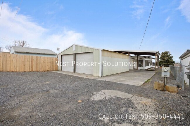 Building Photo - 1221 S Baker St