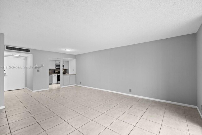 Building Photo - 100 Golden Isles Dr
