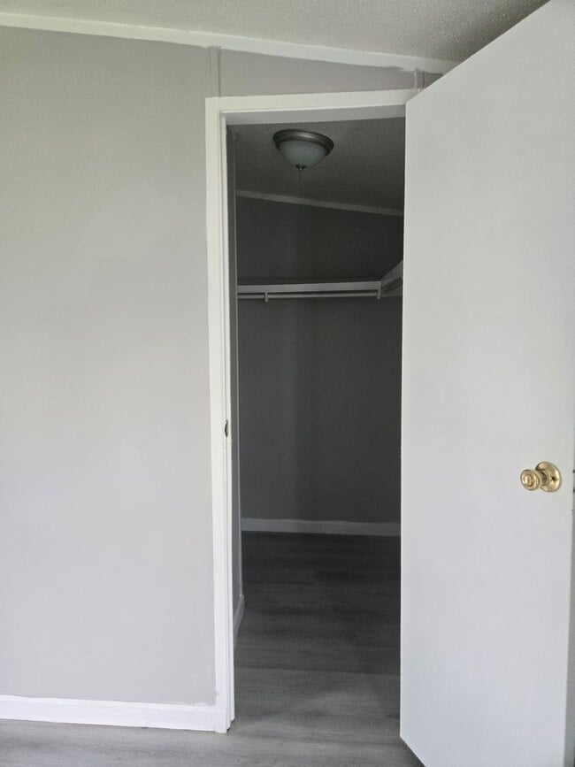 Building Photo - 3 Bedroom, 2 Bath mobile home