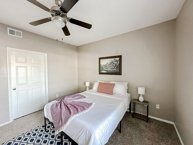 Building Photo - 6225 Saratoga Blvd