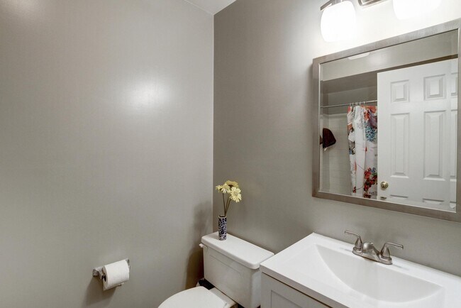Building Photo - 13 Avalon Ct