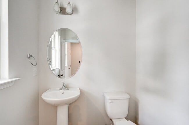 Building Photo - 321 Northfield Hts Ln