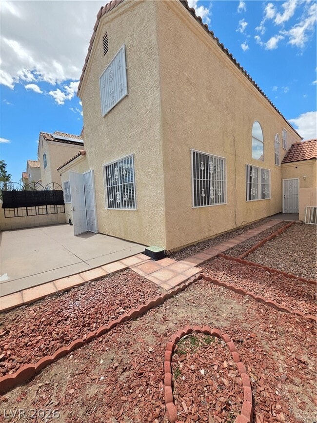 Building Photo - 2524 Silver Shadow Dr