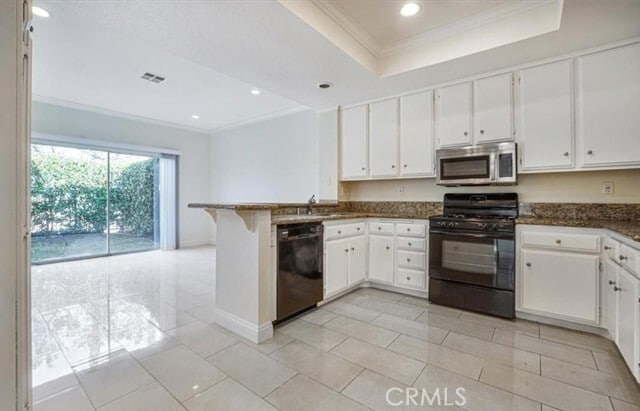 Building Photo - 6011 E Queens Dr