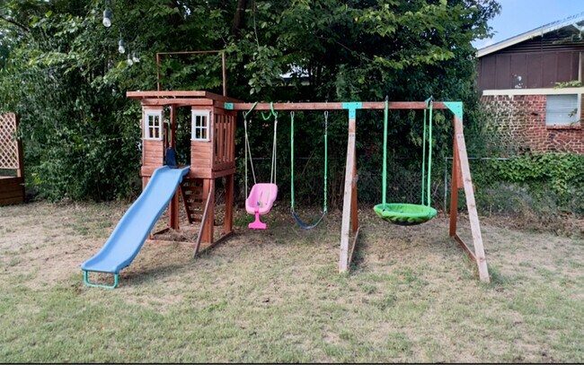 Building Photo - 4809 Blaney Ave