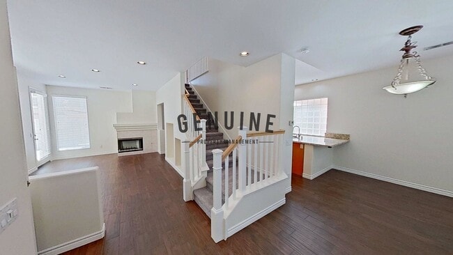 Building Photo - Spacious 3Bd 2.5Ba Home w/Den