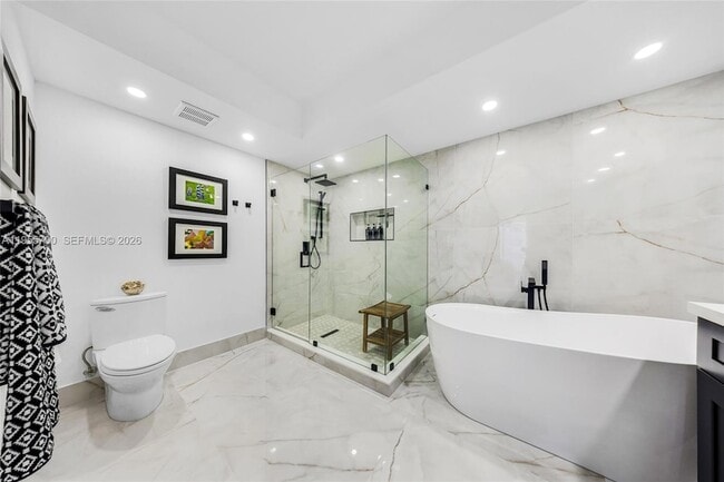 Building Photo - 2831 N Ocean Blvd