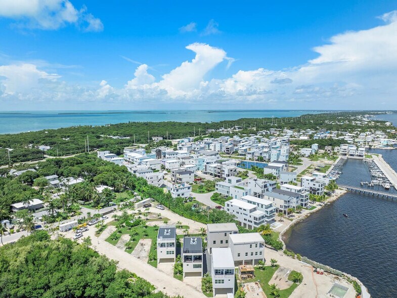 Building Photo - 99 Seaside Ave