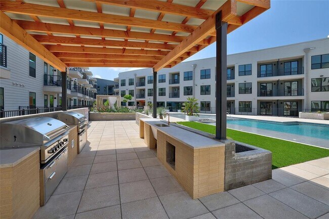 Building Photo - 1701 Simond Ave Ave