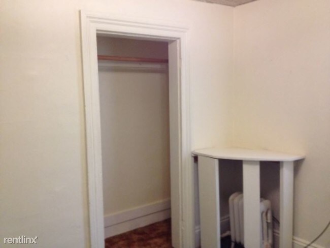 Building Photo - 424 Monroe Ave