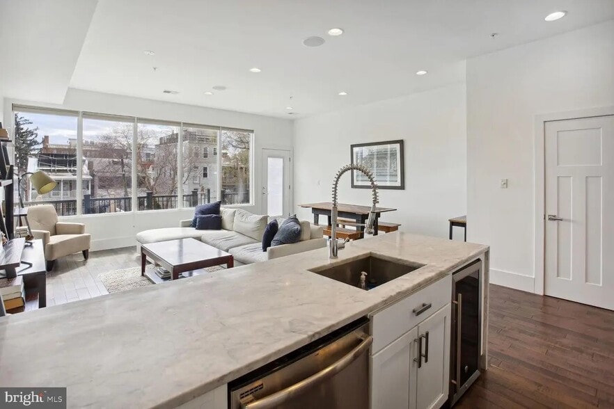 Building Photo - 1230 Fairmont St NW