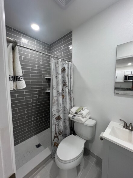 Building Photo - 6439 Willow Wood Ln