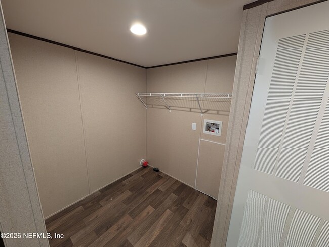 Building Photo - 207 Ash St