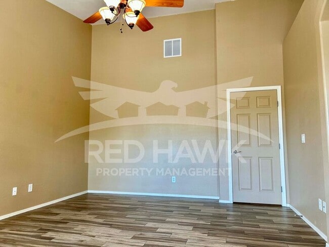 Building Photo - 879 S Phelps Dr