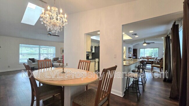 Building Photo - 2317 SW 44th Terrace