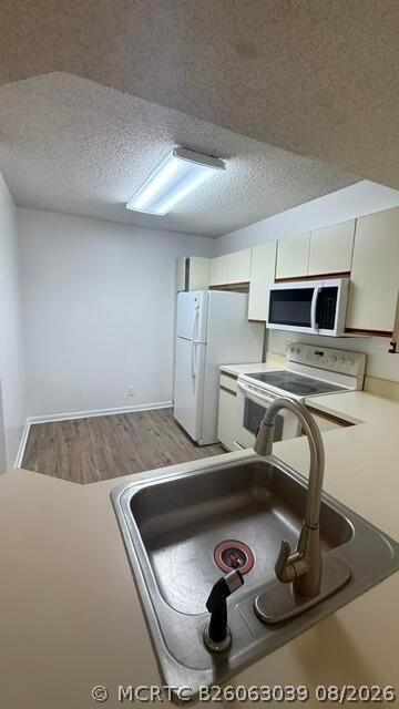 Building Photo - 8741 Wiles Rd