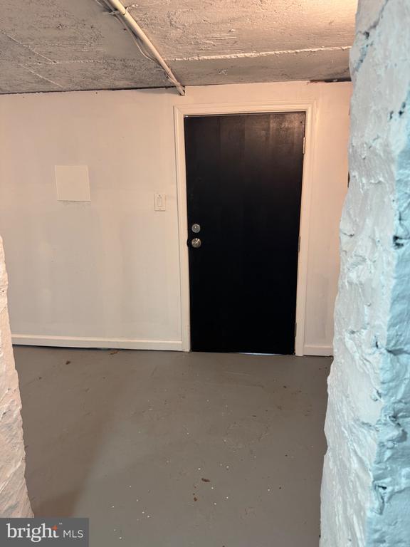 Building Photo - 312 E 25th St