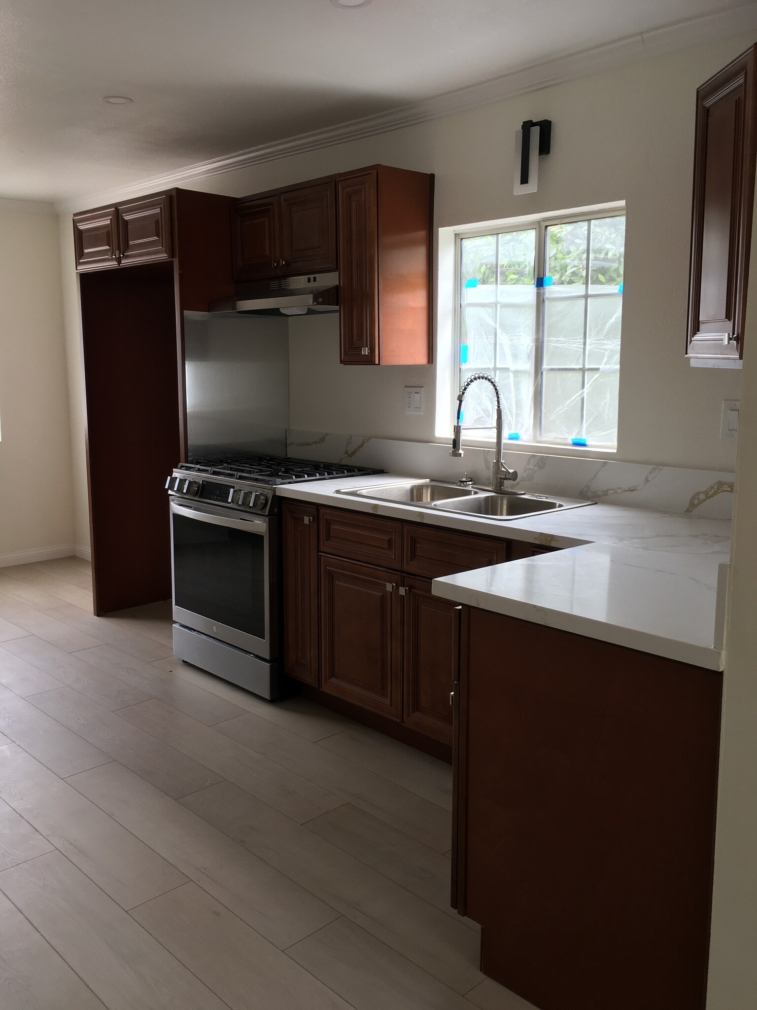 Building Photo - 5329 Fountain Ave