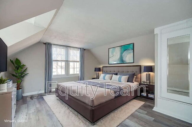 Building Photo - 3918 Odin Ave