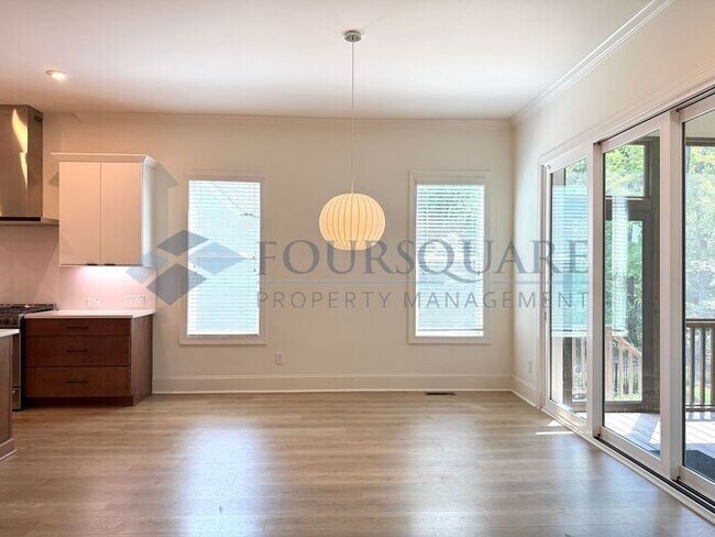 Building Photo - Beautiful  3-Bedroom Home with Loft, Screened Deck & Fenced Backyard – Convenient to Duke Univers...