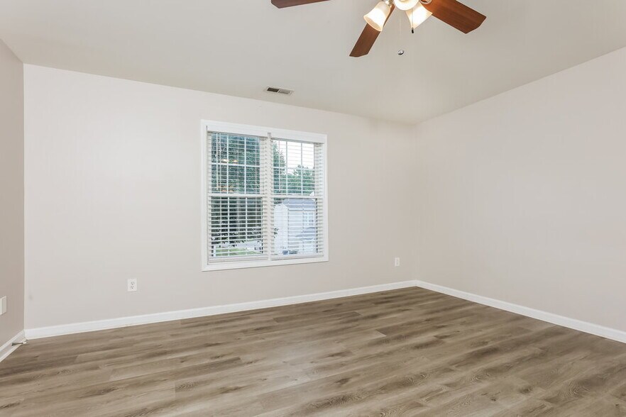 Building Photo - 4009 Scofield Dr